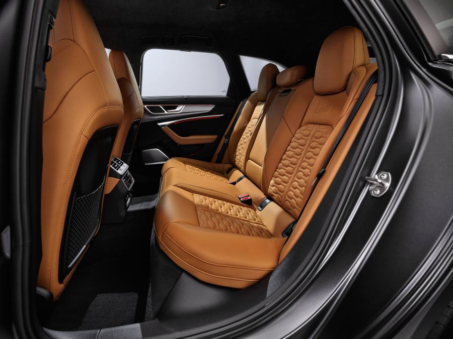 Интерьер Audi RS6 Avant (C8) 2019 года  (WW) (фото 20 из 46)